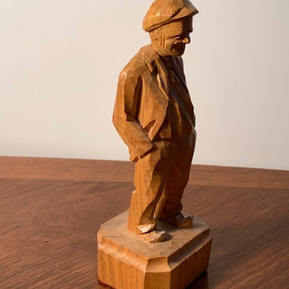Caron Quebec Wood carving, traditional, 7 inches, signed - Picture 2 of 4